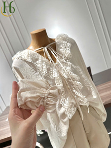 Lace Trim Ruffle Neck Shorts Set Vietnam Casual Chic V Neck Long Sleeve <b>Linen</b> Blend <b>Two</b> <b>Piece</b> Shorts Set - Product Image 4