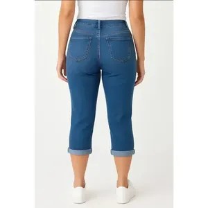 Jeans Capri Elasticizzati da Donna Adrenaline a Vita Alta, Lavaggio Medio, Cinque Tasche, in Denim Traspirante - Product Image 4