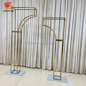 Nouvelle Arche de Mariage en Acier Inoxydable Doré au Design Élégant pour Suspension de Lustre - Product Image 2