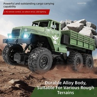 Camion militaire télécommandé 2,4 GHz en plastique, haute vitesse, tout-terrain, avec éclairage, chargement de marchandises et évitement d'obstacles sur 40 m