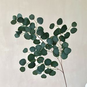 Feuilles d'eucalyptus artificielles Qingyu Chronicle vertes de 36 pouces pour décoration de mariage et arrangements floraux - Product Image 1