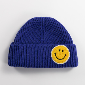 <span class=keywords><strong>Bonnet</strong></span> pour femmes tricoté polyvalent de nouveau Style avec motif Smiley <span class=keywords><strong>bonnet</strong></span> de mode en tricot coloré acrylique pour adultes - Product Image 4