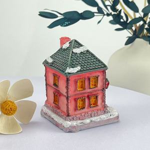 Conjuntos de Aldeas Navideñas Iluminadas con LED Hechas a Mano, Encantadoras Casas Navideñas de Resina para Decoración de Interiores, Figuras Navideñas - Product Image 4