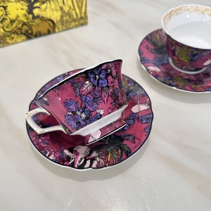 Hot Selling Luxury Bone China Burgundy Color <b>Cups</b> and Saucers <b>Set</b> - Product Image 5