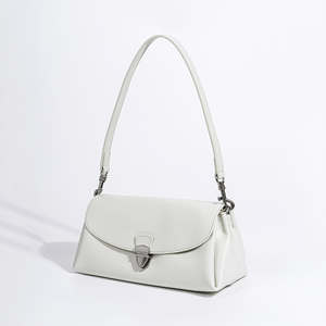 Sac à bandoulière en cuir rétro tendance pour femme, sac bandoulière femme, sac selle personnalisé - Product Image 4