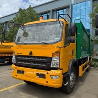Camion compacteur de déchets sanitaires Howo de 8 mètres cubes
