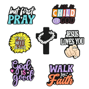 Custom I Love Jesus PVC scarpiera charm frase gesus smalto distintivo gesus re dei re signore dei signori spilla regalo per I bambini amici - Product Image 2