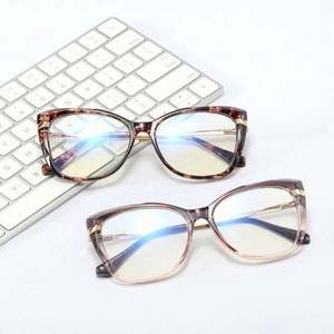 Gafas de Computadora con Filtro de Luz Azul TR90 Elegantes y a la Moda con Logotipo Personalizado 2021 para Mujer, Gafas de Ojo de Gato con Bloqueo de Luz Azul - Product Image 2
