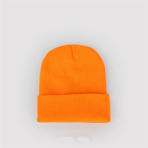 Bonnets d'hiver tendance pour femmes, bonnets en tricot personnalisés doublés <span class=keywords><strong>de</strong></span> <span class=keywords><strong>soie</strong></span> <span class=keywords><strong>satin</strong></span>ée - Product Image 5