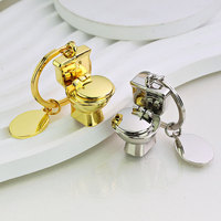 Porte-clés en métal en forme de toilette simulée créative, mini porte-clés de voiture en forme de toilette, pendentif de salle de bain, petit cadeau personnalisable