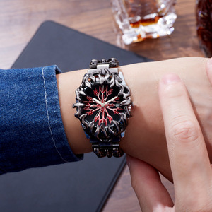 Reloj de hombre vintage Millennium con diseño de garras alienígenas al estilo europeo, con un toque de alta gama y resistencia al agua, movimiento de cuarzo. - Product Image 3