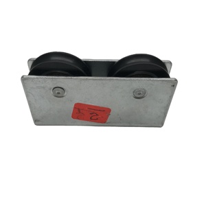 Nouveauté Garrucha Poulie à roulement à billes en nylon double en forme de U Roue de porte en fer galvanisé pour fenêtres et portes coulissantes - Product Image 6