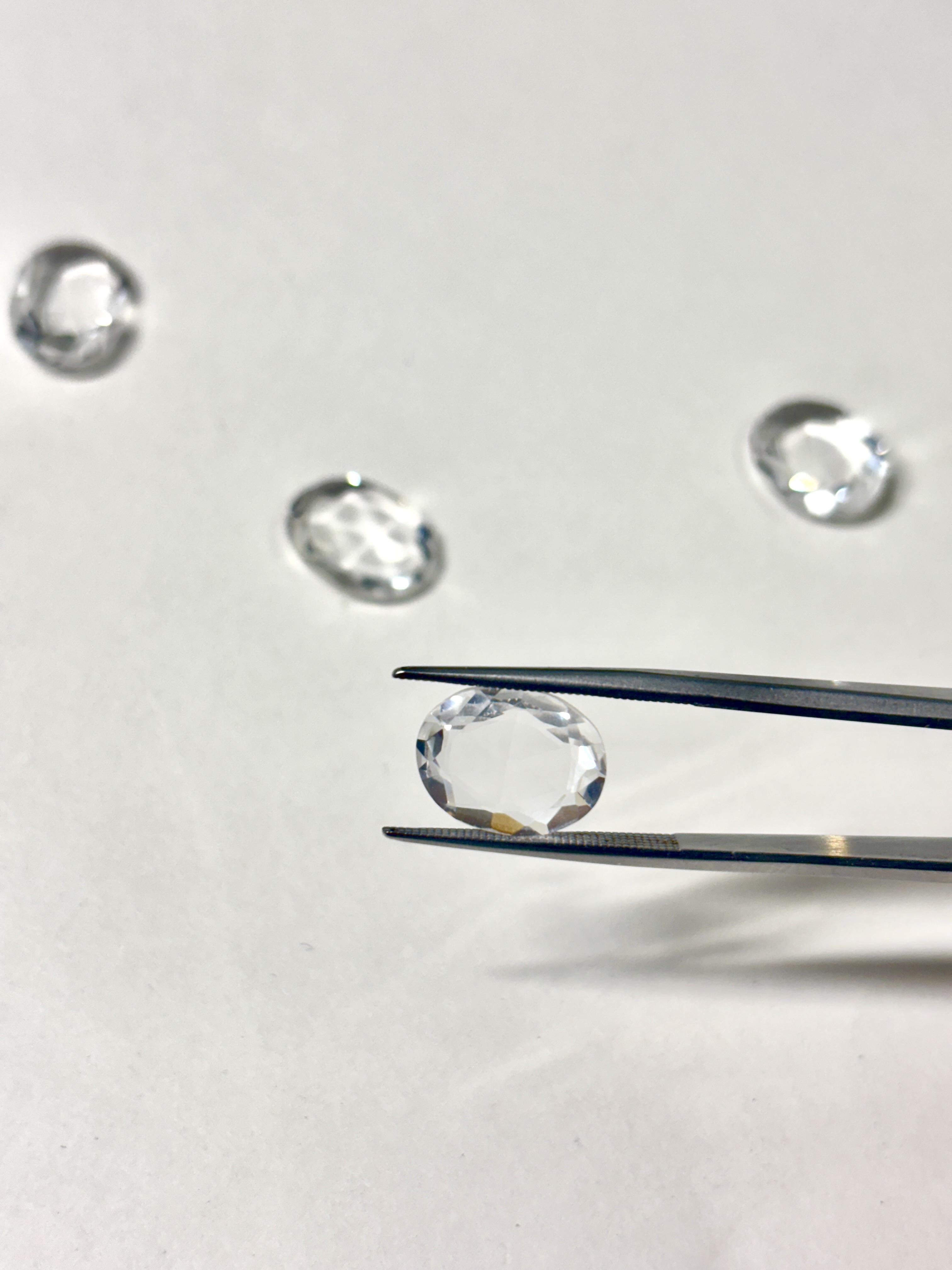 ไพลินสีขาว