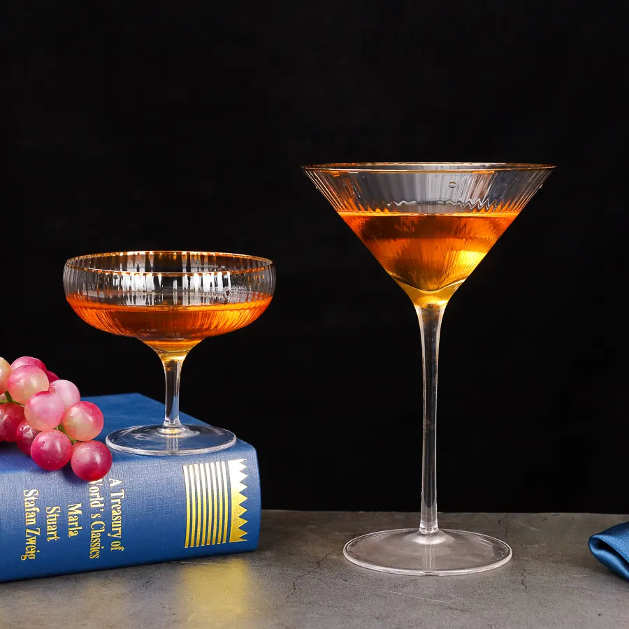 Gelas bertangkai panjang gelas Martini pelek emas buatan tangan untuk pesta roh-roh anggur dengan kemasan kotak kustom