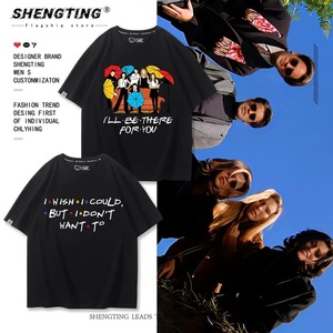 Camiseta Retro Inspirada en la Comedia de Situaciones de los 90, Negra con Estampado de Personajes y Frases - Product Image 3