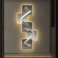 Couloir avec des peintures décoratives de lumières, plumes suspendues de couloir, luxe, peintures murales modernes minimalistes
