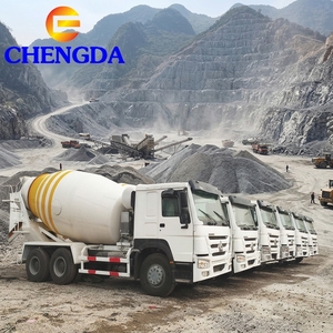 Camión Mezclador de Concreto SINOTRUK HOWO con Sistema Hidráulico, Una Cama, LHD, 5cbm 7cbm - Product Image 1