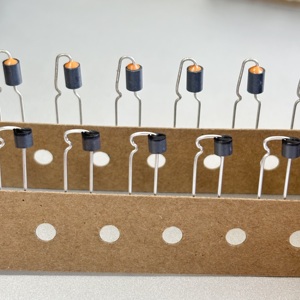 Bộ lọc khử tiếng ồn EMI ba cực nguyên bản hoàn toàn mới 100V - Product Image 6