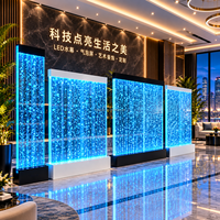 Mur d'eau en acrylique incurvé sur mesure, avec LED RGB changeantes de couleur, écran d'eau incurvé, cloison pour hall d'hôtel
