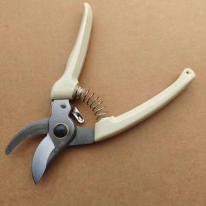 กรรไกรตัดแต่งกิ่งแบบบายพาส ใบมีดสแตนเลสขนาด 130 มม. สำหรับตัดแต่งต้นไม้ผลไม้ในสวน - Product Image 1