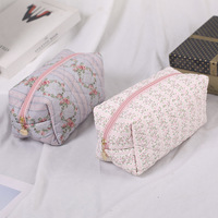 Tas Makeup Berbahan Polyester Motif Bunga dengan Ritsleting, Kapasitas Besar, Lembut, dan Mudah Disimpan untuk Perjalanan