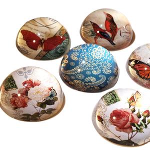 Schöner Blumen-Kristalldom als Briefbeschwerer (80mm/100mm) - Product Image 1