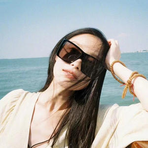 แว่นกันแดดผู้หญิงเชอเฉนมัย UV400 เลนส์โพลาไรซ์ TAC กรอบโลหะสีทอง คลาส 2 สำหรับขับรถและใช้งานกลางแจ้ง - Product Image 4