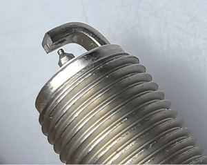 Bujía de Gasolina de Doble Iridio 03C905601A para VW <span class=keywords><strong>Golf</strong></span>/Jetta/Audi A1/A3 <span class=keywords><strong>1.4</strong></span> <span class=keywords><strong>TSI</strong></span>/TFSI - Nueva - Product Image 4