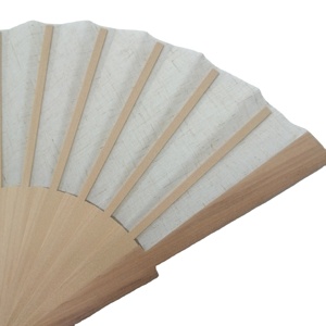Éventail pliant artisanal en lin blanc de 23 cm, style art populaire, décoration artisanale, avec revêtement en bois peint, cadeau portatif pour mariage - Product Image 5