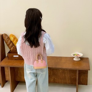 Borsa <span class=keywords><strong>per</strong></span> Bambini 2024 Nuova Moda Europea e Americana Mini Borsa a Conchiglia Goffrata con Chiusura a Zip Elegante Borsetta a Tracolla con Catena <span class=keywords><strong>per</strong></span> <span class=keywords><strong>Bambine</strong></span> Esportazione - Product Image 4