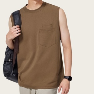 Camiseta sin mangas de algodón mercerizado con amoníaco líquido de 240 g, estilo urbano, holgada, para hombre, fresca para el verano, con bolsillo 3D y tacto fresco. - Product Image 3