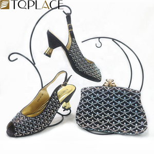 Ensemble <span class=keywords><strong>de</strong></span> chaussures et <span class=keywords><strong>de</strong></span> sacs africains pour femmes 2022 Design nigérian décoré <span class=keywords><strong>de</strong></span> strass Pompes à bout ouvert Scandale et pochette <span class=keywords><strong>de</strong></span> sac à main - Product Image 1