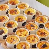 Gâteau au lait et pâte de taro en coupelle, en pâte feuilletée, résistant aux hautes températures, au goût de patate douce et de crème aux œufs, pour la cuisson