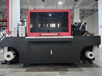 Imprimante d'étiquettes autocollantes CMYKW, machine d'impression d'étiquettes imperméables, imprimante numérique d'étiquettes en rouleau