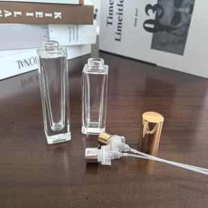 15Ml & 30Ml Vuông Chai Nước Hoa Thủy Tinh Với Vít <span class=keywords><strong>Cap</strong></span> Trong Suốt Rỗng Mỹ Phẩm Hương Thơm Refill Logo Có Thể In Phun Chai - Product Image 4
