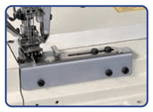 Máquina de Coser Interlock de Cama Plana de 3 Agujas y 5 Hilos con Hilo - Product Image 3