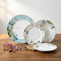 Service de table en porcelaine New Bone China avec assiettes à motif floral botanique bleu délicat et décoration sous glaçure pour marque privée
