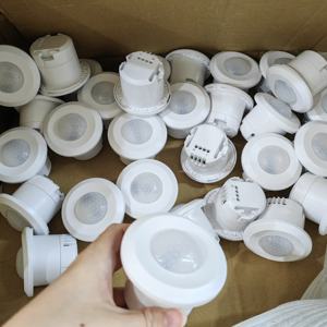 Tuya — capteur de mouvement intelligent zigbee, interrupteur on/off sans fil pir - Product Image 1