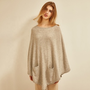 Design personnalisé hiver dame 90% laine 10% <span class=keywords><strong>cachemire</strong></span> <span class=keywords><strong>Poncho</strong></span> personnaliser logo femmes luxe chaud plaine tricoté Cape châle avec strass - Product Image 1