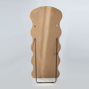 <span class=keywords><strong>Espejo</strong></span> de Cuerpo Entero con Forma de Nube Irregular, Borde Ondulado con Acabado Dorado, <span class=keywords><strong>Espejo</strong></span> de Pie para Decoración del Hogar, Proyectos Hoteleros, Venta al Por Mayor, OEM, ODM - Product Image 4