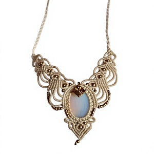 Collier Pendentif Artisanal en Macramé Crème et Bambou Irisé, Réglable, Plaqué Argent, Perle d'Eau Douce, Style Bohème, Guérison, Ethnique - Product Image 1