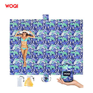 Manta de playa WOQI para exteriores, 107x77, impermeable, a prueba de arena, ligera, con bolsillo oculto para objetos de valor - Product Image 4
