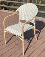 Chaise de bistro français de jardin extérieur de haute qualité chaise de bras de canne chaise de bar en osier de rotin naturel