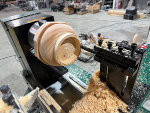 Tour à bois CNC multifonctionnel à changement automatique d'outil pour le tournage de bols, de pieds d'escalier et la transformation du bois - Product Image 2
