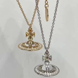 Nuevo Collar con Colgante de Planeta OVNI Azul Glaciar Grande y Mediano, Unisex, de Lujo Ligero, con Orbe de Saturno 3D, Cadena Figaro, Joyería Elegante y Moderna - Product Image 1