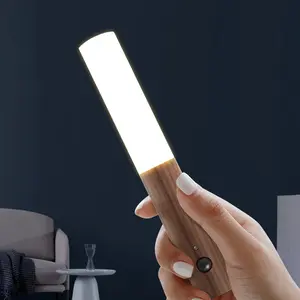 Taşınabilir ahşap endüktif kablosuz manyetik akıllı kapalı duvar merdiven lambası USB şarj edilebilir Led lamba hareket sensörü gece lambası