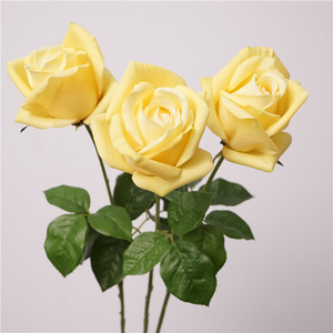Roses artificielles rouges en <span class=keywords><strong>gros</strong></span>, roses artificielles au toucher réel pour <span class=keywords><strong>bouquet</strong></span> <span class=keywords><strong>de</strong></span> mariage et décoration intérieure, commande en <span class=keywords><strong>gros</strong></span> - Product Image 4