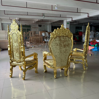 Fauteuil Trône Orné Tête de Lion avec Accoudoirs et Revêtement Rembourré Durable pour Hôtels, Villas, Mariages et Locations de Salles