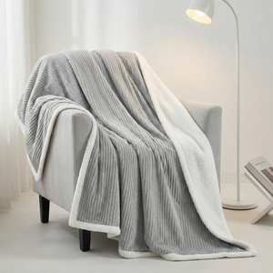 Couverture en flanelle côtelée 3D à haute résistance des couleurs, teinture réactive, couleurs vives et inaltérables pour usage hôtelier durable, vente en gros - Product Image 1