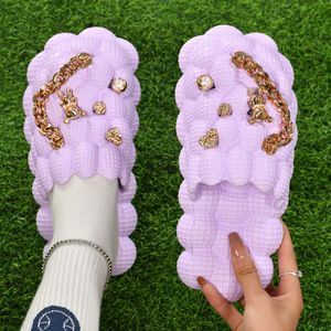 Sandalias Planas de EVA para Hombre y Mujer, Estilo Burbuja, con Dijes, a la Moda, Ligeras, Resistentes, para Otoño, Venta al Por Mayor - Product Image 3